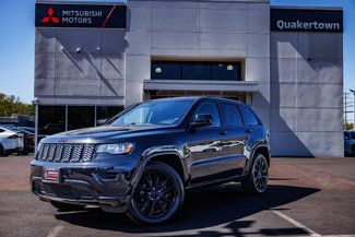 Used 2019 Jeep Grand Cherokee Altitude image 1
