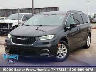 Used 2022 Chrysler Pacifica Touring-L image 1