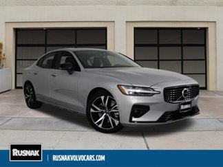 Certified 2025 Volvo S60 B5 Core image 1