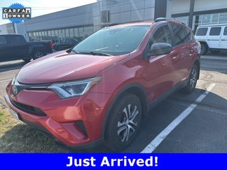 Used 2017 Toyota RAV4 LE image 1