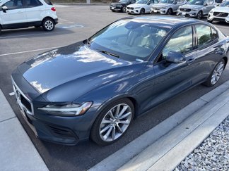 Used 2019 Volvo S60 T6 Momentum w/ Premium Package image 1