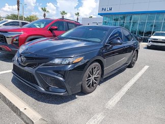 Used 2023 Toyota Camry SE image 1