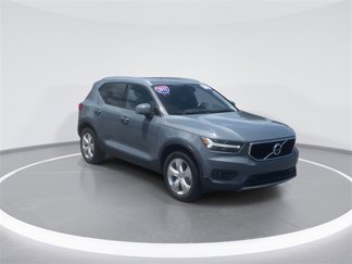 Used 2021 Volvo XC40 T5 Momentum image 1