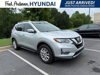 Used 2017 Nissan Rogue SV image 1