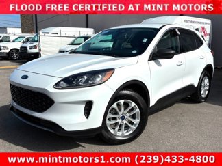 Used 2022 Ford Escape SE image 1