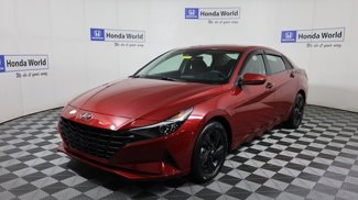 Used 2023 Hyundai Elantra SEL image 1