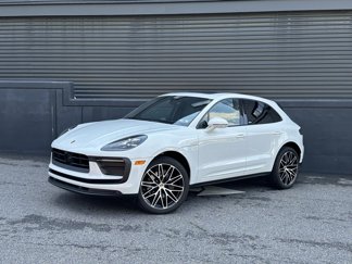 Certified 2025 Porsche Macan image 1