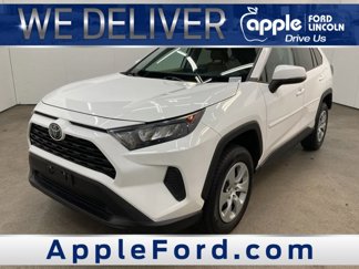 Used 2020 Toyota RAV4 LE image 1