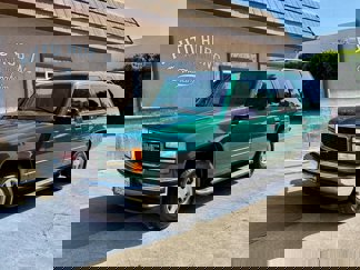Used 1999 GMC Yukon SLE image 1