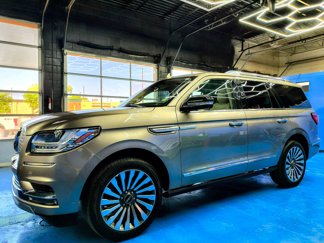 Used 2019 Lincoln Navigator Reserve image 1