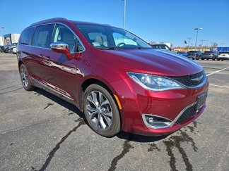 Used 2017 Chrysler Pacifica Limited image 1