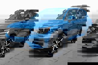 New 2025 Volvo XC40 B5 Core w/ Climate Package image 1