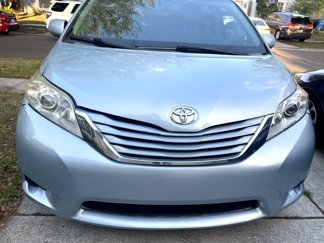 Used 2015 Toyota Sienna LE image 1