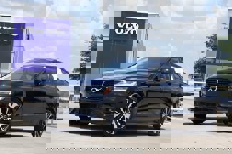 Certified 2022 Volvo S60 B5 Momentum w/ Premium Package image 1
