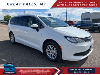 Used 2023 Chrysler Voyager LX image 1