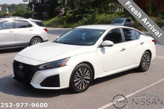 Used 2023 Nissan Altima 2.5 SV image 1