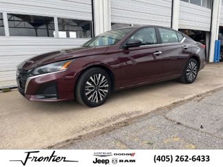 Used 2025 Nissan Altima 2.5 SV image 1