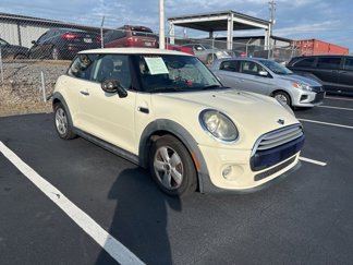Used 2015 MINI Cooper 2-Door Hardtop image 1