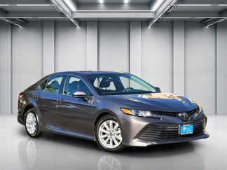 Used 2020 Toyota Camry LE image 1