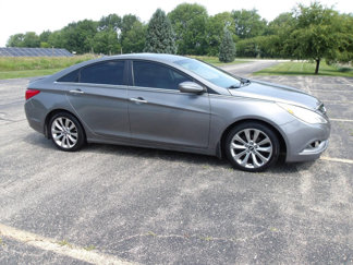 Used 2013 Hyundai Sonata SE image 1