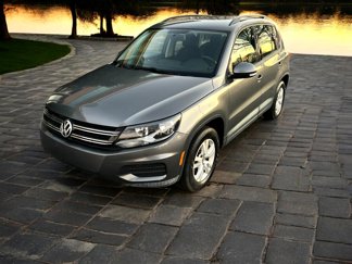 Used 2015 Volkswagen Tiguan S image 1