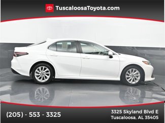 Used 2022 Toyota Camry LE image 1