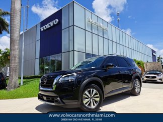 Used 2023 Nissan Pathfinder SL image 1