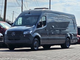 Used 2021 Mercedes-Benz Sprinter 4500 image 1