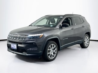 Used 2022 Jeep Compass Latitude w/ Sun and Sound Group image 1