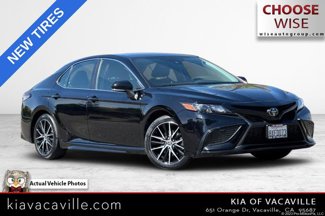 Used 2021 Toyota Camry SE image 1
