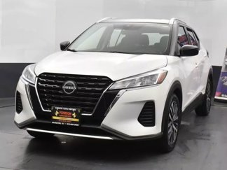 Used 2023 Nissan Kicks SV image 1