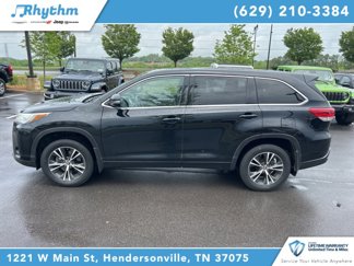 Used 2018 Toyota Highlander LE image 1