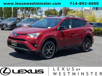 Used 2018 Toyota RAV4 SE image 1