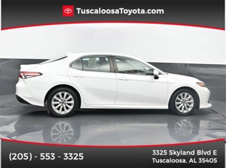 Used 2020 Toyota Camry LE image 1