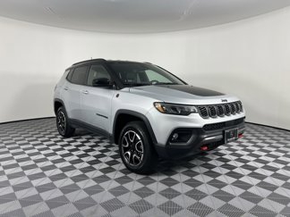 Used 2024 Jeep Compass Trailhawk image 1