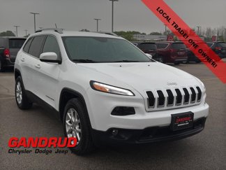 Used 2017 Jeep Cherokee Latitude w/ Cold Weather Group image 1