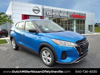 New 2025 Nissan Kicks Play S image 1