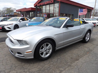 Used 2013 Ford Mustang Convertible image 1