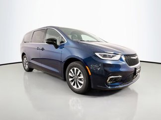 New 2025 Chrysler Pacifica Select image 1
