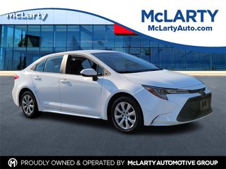 Used 2022 Toyota Corolla LE image 1