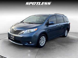 Used 2014 Toyota Sienna XLE image 1
