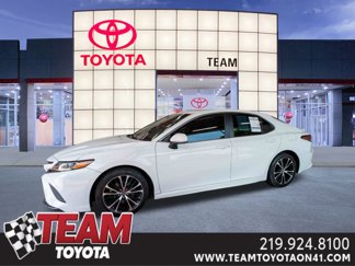 Used 2018 Toyota Camry SE image 1