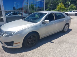 Used 2010 Ford Fusion SE image 1
