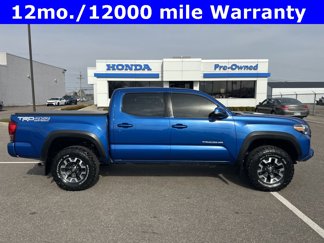 Used 2016 Toyota Tacoma TRD Off-Road image 1