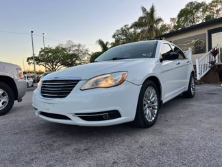 Used 2012 Chrysler 200 Limited image 1