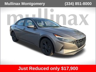 Used 2022 Hyundai Elantra SEL image 1