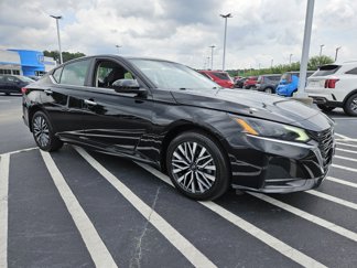 Used 2023 Nissan Altima 2.5 SV image 1