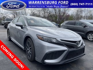 Used 2021 Toyota Camry SE image 1