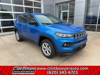Used 2024 Jeep Compass Latitude w/ Convenience Group image 1