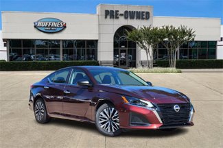 Used 2024 Nissan Altima 2.5 SV image 1